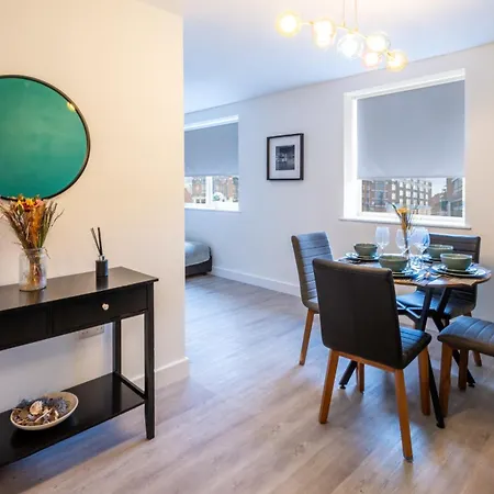 Entire 1 Bedroom Flat Near Centre And Shipley